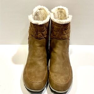 JBU Tan Quilted Faux-Shearling Ankle Boots